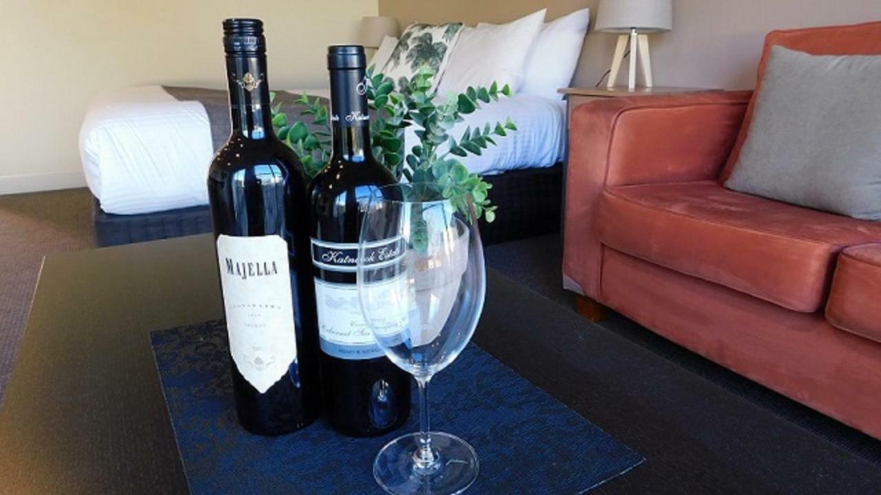 Alexander Cameron Suites Penola Buitenkant foto